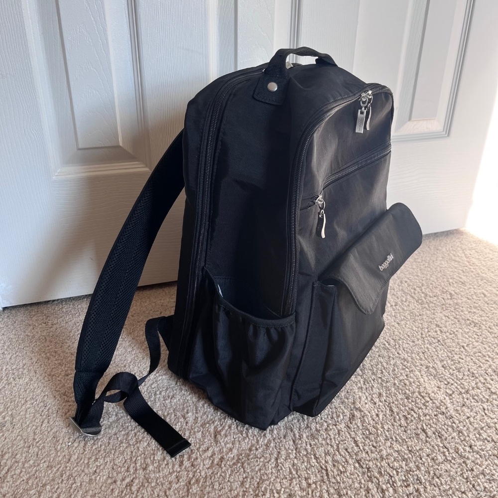 Baggallini Black Lightweight Water-Repellent Everyday Laptop Backpack - Picture 2 of 8